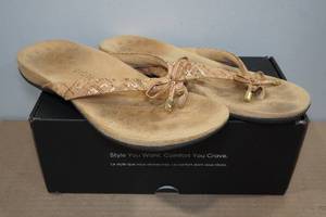 lot 302 image: Vionic Womens Bella Cork Sandals -Size 10