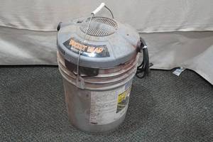lot 314 image: Bucket Head WetDry Vac Head for Buckets
