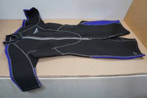 lot 321 image: Cressi Lido Womens 2mm Wetsuit -L4