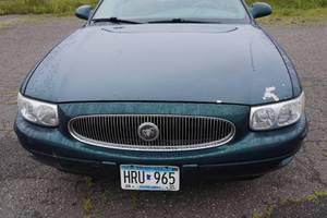 lot 1C image: 2000 Buick LeSabre Custom Sedan - 3.8L V6 - Only 139,030 Miles