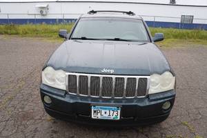 lot 1A image: 2005 Jeep Grand Cherokee Limited 4WD SUV - 5.7L HEMI - Remote Start
