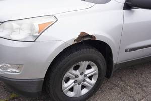 lot 1 image: 2010 Chevrolet Traverse LS SUV - Runs and Drives Well