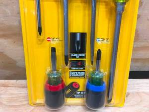 lot 31 image: DEWALT 6 PC. Screwdriver Set 08232412