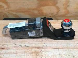 lot 50 image: CURT Trailer Towing Starter Kit Model # 45142 08052443.54