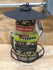 lot 108 image: Heath Outdoors Products Stackms Feeder