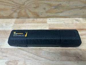 lot 116 image: GEARWRENCH 38 Fixed Head Preset Torque Wrench 7-37 Ft-lb (08272415)