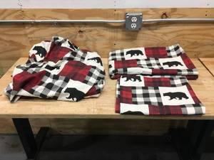 lot 196 image: 84 x 98 Bed Sheet Set