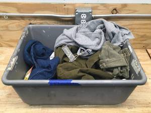lot 200 image: Lot of various clothing items