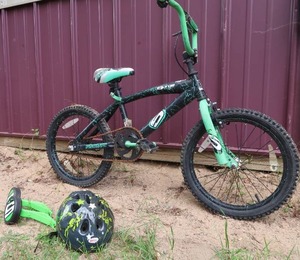 DYNACRAFT BOYS BICYCLE