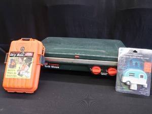 COLEMAN PROPANE GRILL STOVE PLUS
