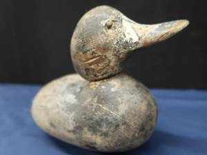VINTAGE WOODEN DUCK DECOY