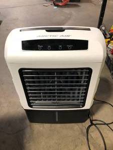 ARCTIC AIR 1300 CFM 3-Speed Settings Portable Evaporative Air Cooler with up to 500 sq. ft. Cooling Customer Returns See Pictures