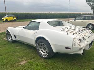 lot 3 image: 1977 Chevrolet Corvette