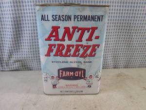 lot 2 image: (CS) Rare Vintage 1 Gallon Farm-Oyl...