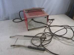 lot 8 image: (CSB) Welder - Powers On - See Phot...