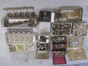 lot 20 image: (CSB) Assorted Fashion Jewelry...