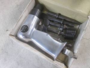 lot 37 image: (EC1) Central Pneumatic Air Hammer ...