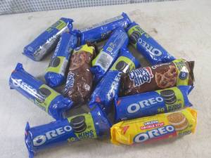 lot 421 image: (B-2) 12 Assorted Packs of Cookeis ...