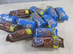 lot 422 image: (B-1) 12 Packs of Chips Ahoy Cookie...