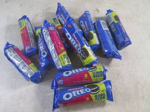lot 428 image: (B-1) 12 Packs of Double Stuf Oreo ...