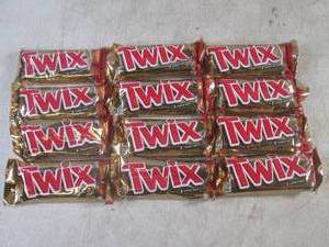 lot 448 image: (B-3) 12 Twix 2 Cookie Bars Past Da...