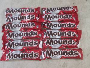 lot 455 image: (B-3) 12 Mounds Candy Bars Past Dat...