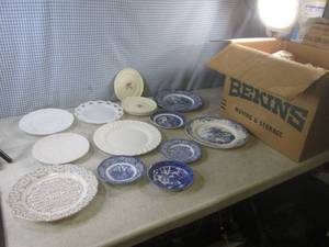 lot 48 image: (EW6) Assorted Vintage Plates and B...