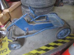 lot 100 image: (BR1) Vintage Metal Pedal Car - Nee...