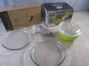 lot 84 image: (D-3) Pampered Chef Cookie Press, F...