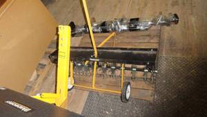 lot 128 image: Yardworks 42 Spike Aerator
