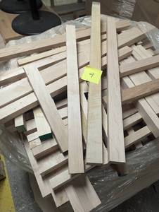 lot 9 image: Full Skid of White Oak & Hickory Cuts & End Pieces