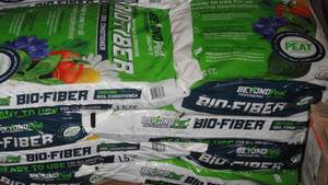 lot 28 image: 15 Bags - Bio-Fiber Organic Peat Moss Alternative Soil-Covers Approx. 22.5 Cubic Feet