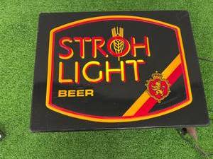 lot 5 image: Stroh Light Beer Light Up Sign