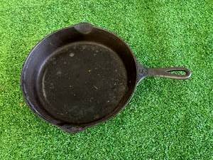 lot 44 image: Griswold 8 Cast Iron Pan