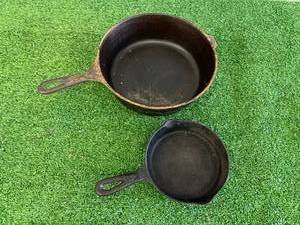 lot 45 image: Wagner Ware Cast Iron Pans