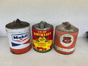 lot 63 image: 5 Gallon Oil Cans - Mobil, Phillips 66 & Co-Op