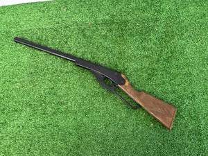 lot 80 image: Daisy BB Gun