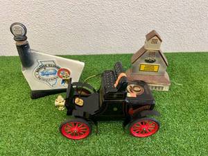 lot 112 image: Decanters - Dakota Farmers Elevator
