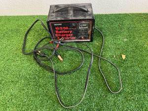 lot 158 image: Battery Charger & Starter