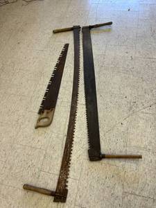lot 192 image: Vintage Saws