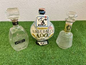 lot 220 image: Decanters
