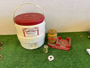 lot 227 image: Budweiser Water Cooler & Bar Items