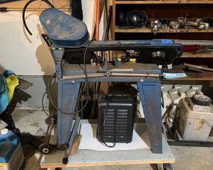 lot 228 image: KDS Metal Cutting Band Saw