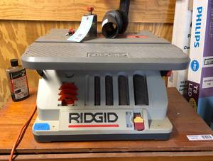 lot 3 image: Ridgid Oscilating Spindle Sander