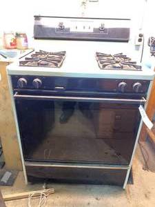 lot 60 image: Gas Stove