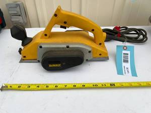 lot 35 image: DeWalt Handheld Planer