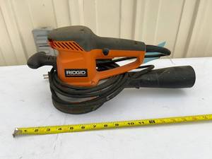 lot 33 image: Ridgid 6 Orbital Sander