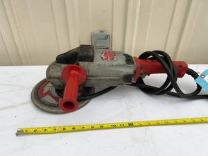 lot 106 image: Milwaukee Heavy Duty Sander