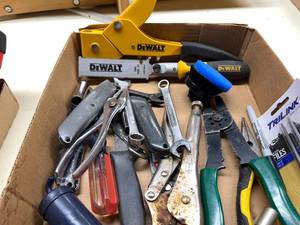 lot 124 image: Various Shop Tools
