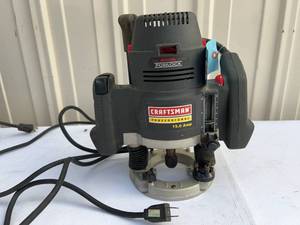 lot 85 image: Craftsman Handheld Router